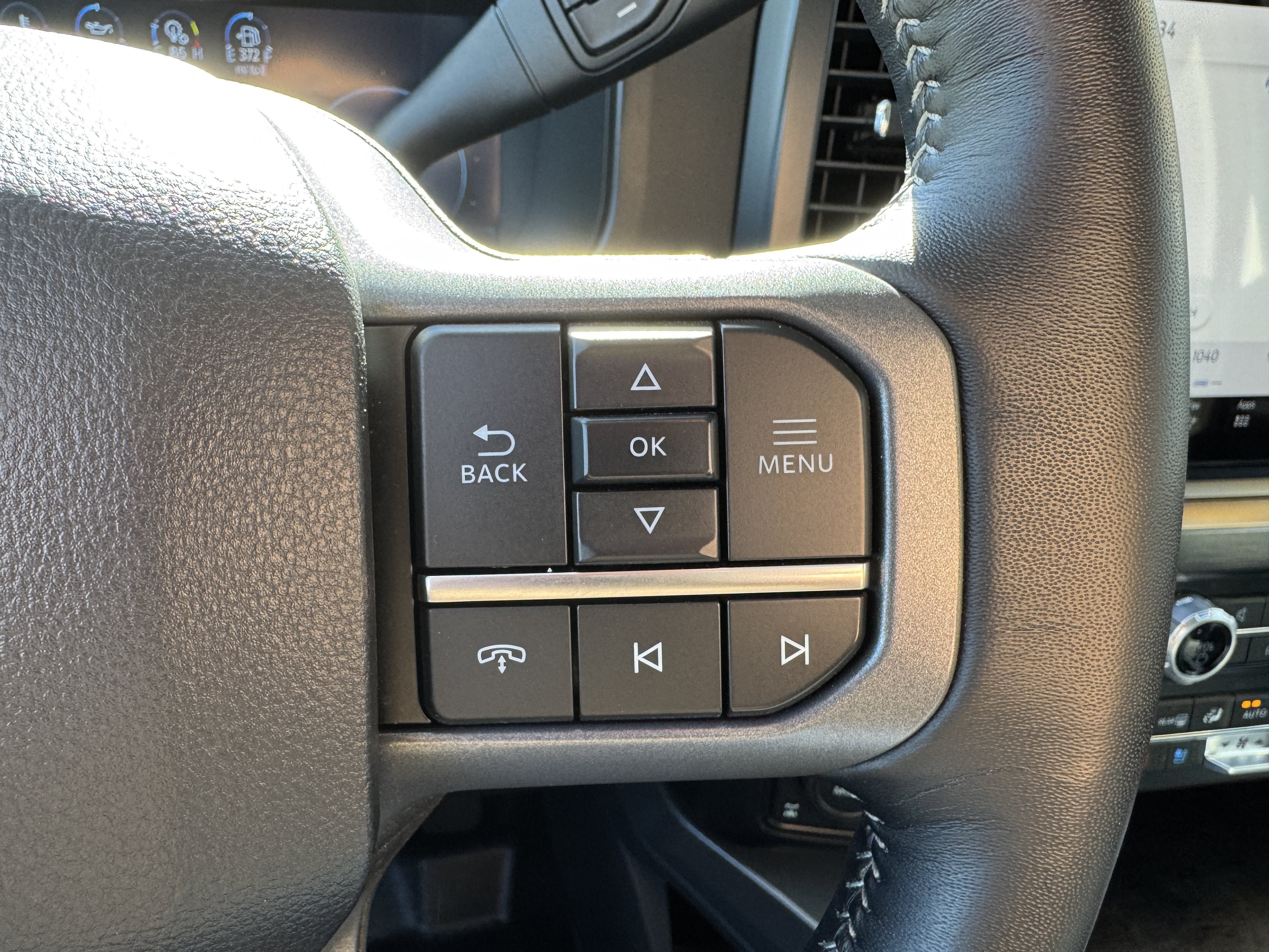 Used 2024 Ford F350 Lariat w/ Lariat Ultimate Package AWD/4WD image 13