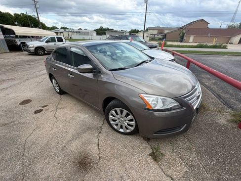 Used 2015 Nissan Sentra SV FWD image 1
