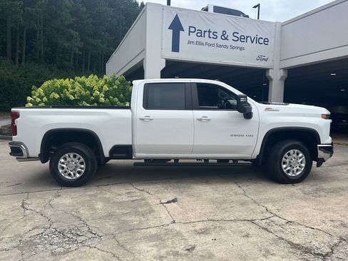 Used 2025 Chevrolet Silverado 2500 LT AWD/4WD image 8