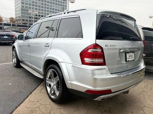 Used 2010 Mercedes-Benz GL 550 4MATIC image 5