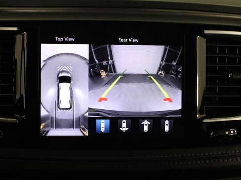 Used 2018 Chrysler Pacifica Limited w/ Advanced Safetytec Group FWD image 28