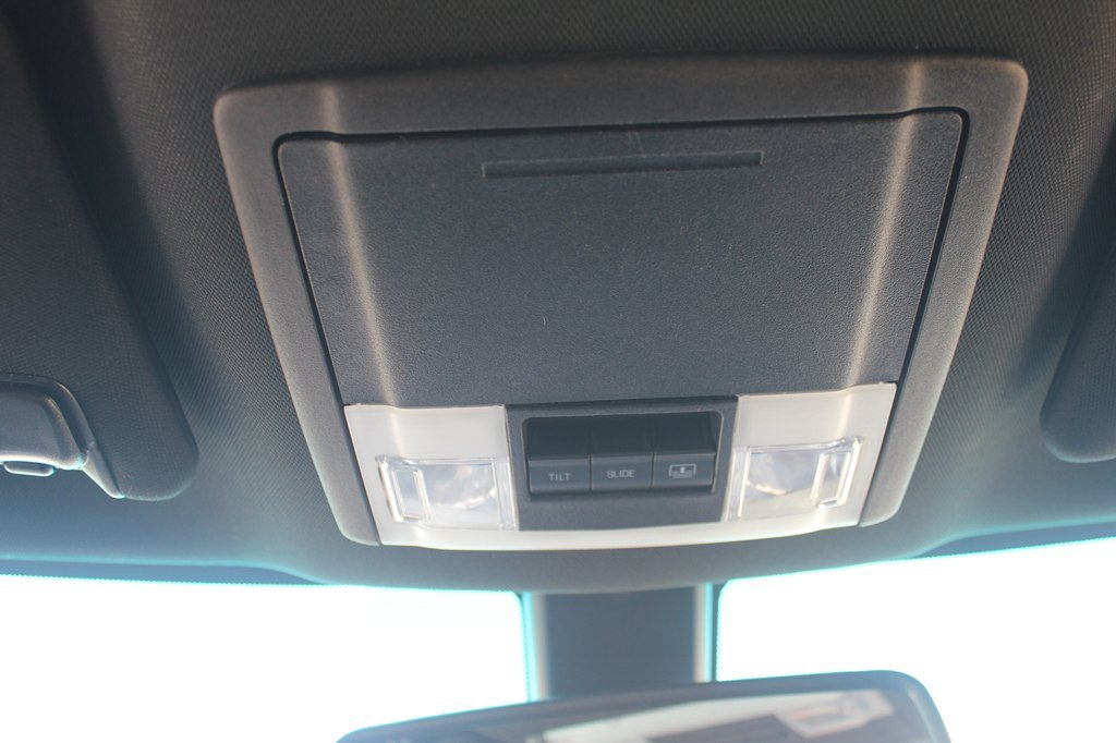 Used 2018 Ford Explorer XLT w/ Equipment Group 202A AWD/4WD image 22