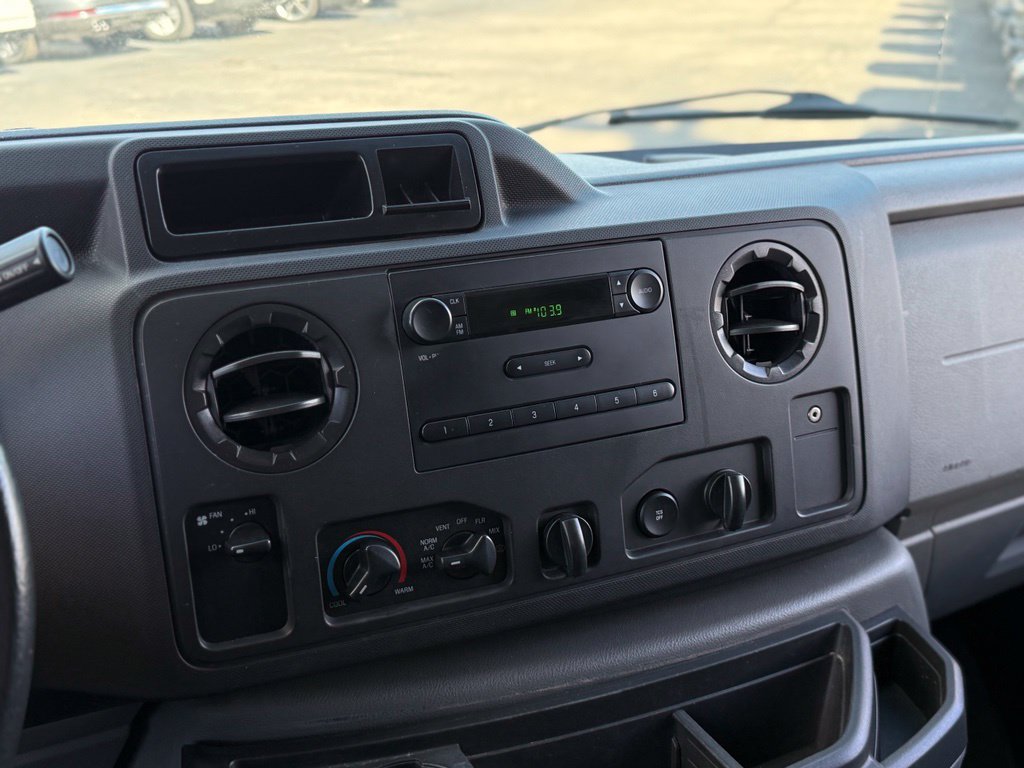 Used 2014 Ford E-350 and Econoline 350 Extended Super Duty RWD image 15