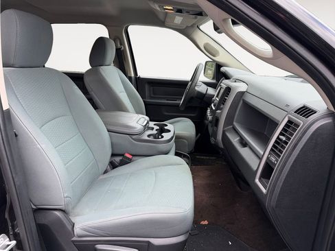 Used 2015 RAM 1500 Express RWD image 12