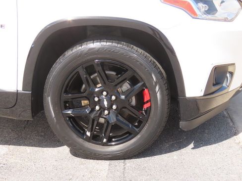 Used 2018 Chevrolet Traverse Premier w/ Redline Edition FWD image 9