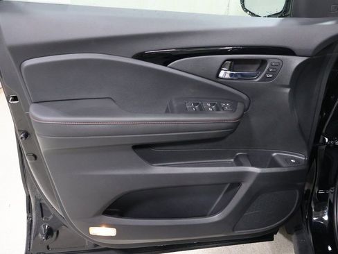 New 2026 Honda Ridgeline Black Edition image 9