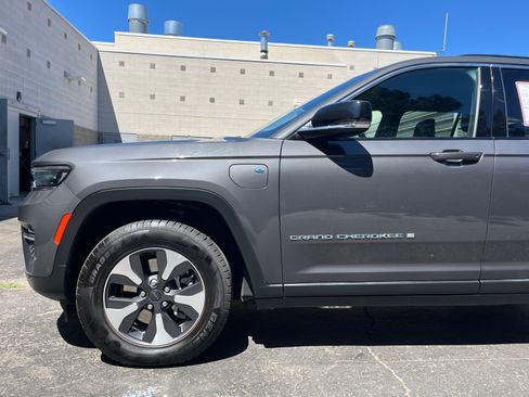 Used 2024 Jeep Grand Cherokee Limited 4xe AWD/4WD image 9