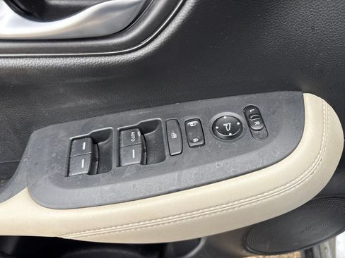 Used 2023 Honda HR-V LX image 16