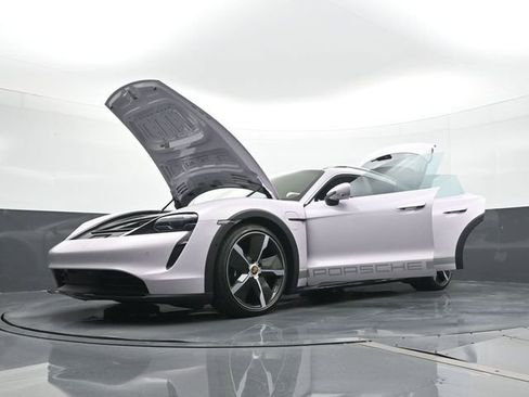 Certified 2024 Porsche Taycan 4S AWD/4WD image 31