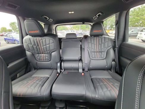 Used 2025 Nissan Armada PRO-4X w/ Pro-4X Premium Package AWD/4WD image 5