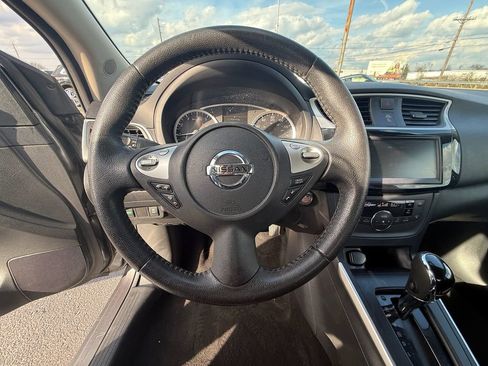 Used 2019 Nissan Sentra SV image 16