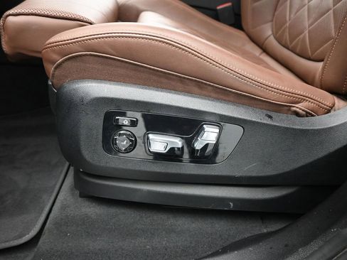 Used 2023 BMW X7 xDrive40i w/ Parking Assistance Package image 11