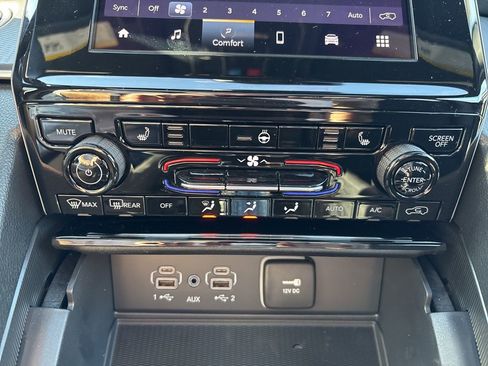 New 2026 Jeep Grand Cherokee Laredo X AWD/4WD image 5