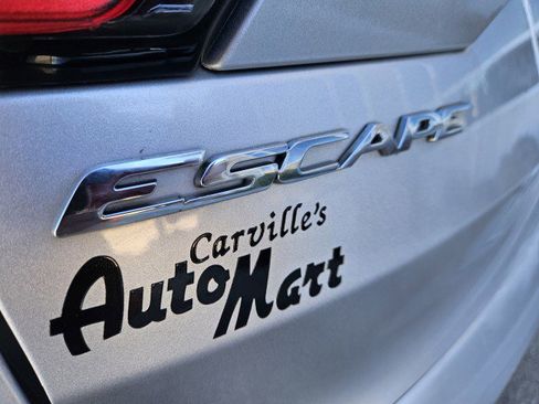 Used 2018 Ford Escape SE image 25