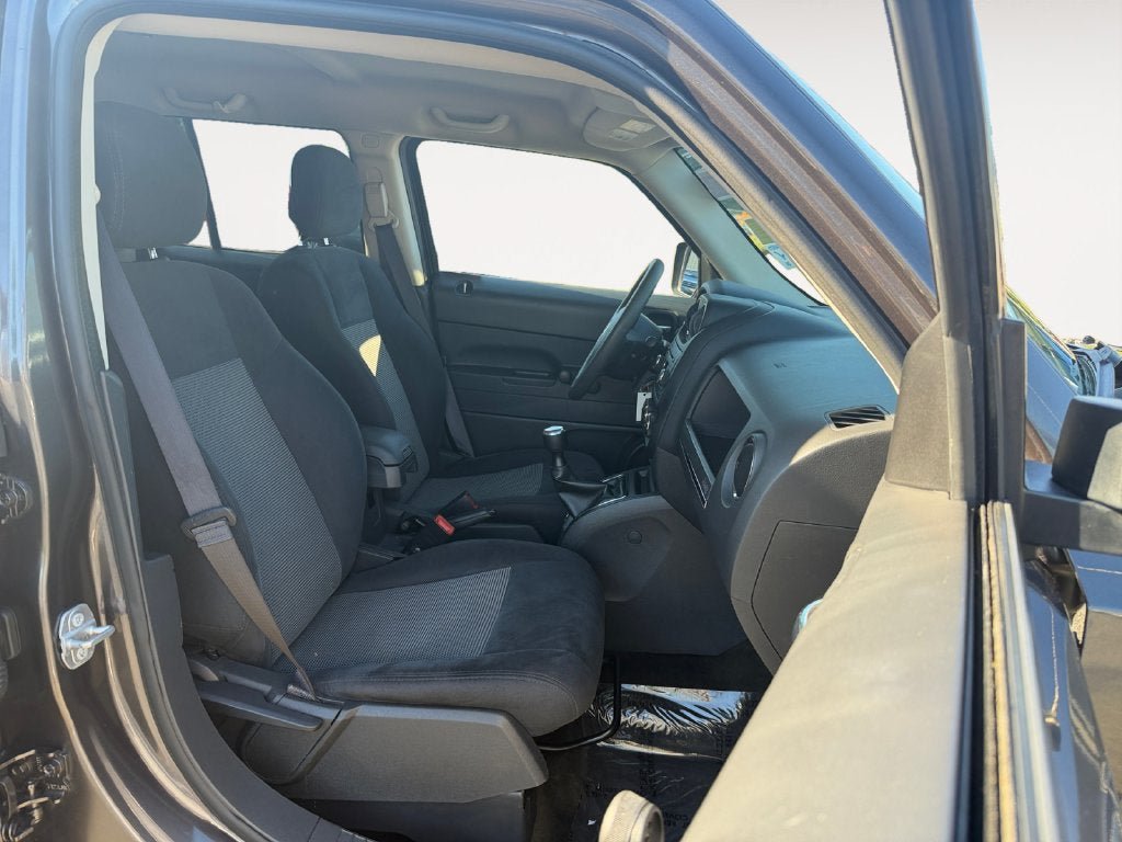 Used 2016 Jeep Patriot Sport FWD image 24