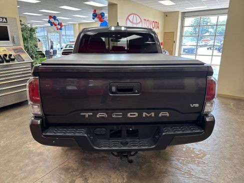 Used 2023 Toyota Tacoma TRD Sport image 10