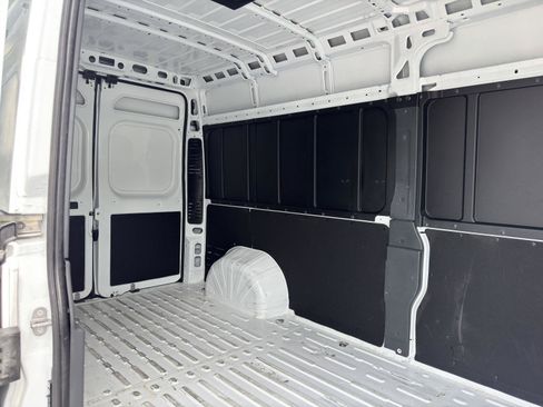 Used 2026 RAM ProMaster 2500 w/ Convenience Group FWD image 14