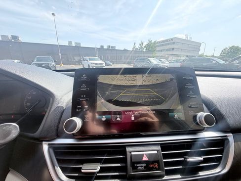 Used 2018 Honda Accord EX-L image 16