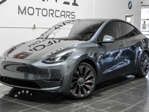 Used 2022 Tesla Model Y Performance AWD/4WD image 7
