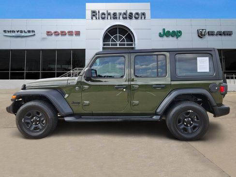 Used 2022 Jeep Wrangler Unlimited Sport AWD/4WD image 3