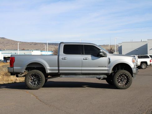 Used 2020 Ford F250 Lariat w/ Lariat Value Package image 7