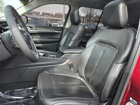 Used 2023 Jeep Grand Cherokee 4WD 4xe image 10