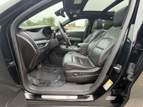 Used 2021 Cadillac XT4 Premium Luxury w/ Cold Weather Package AWD/4WD image 11