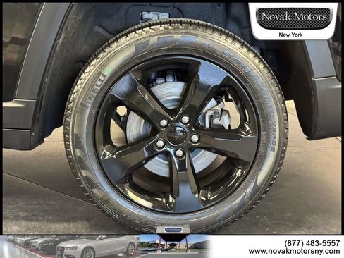 Used 2023 Jeep Grand Cherokee L Limited w/ Luxury Tech Group II AWD/4WD image 9
