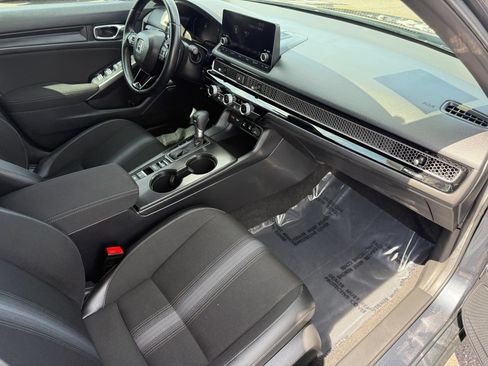 Used 2025 Honda Civic Sport image 29