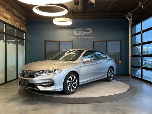 Used 2017 Honda Accord EX-L image 7