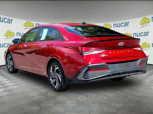Used 2025 Hyundai Elantra Sport FWD image 4