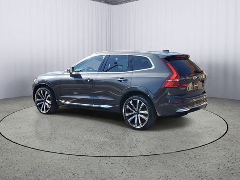 Used 2023 Volvo XC60 B5 Ultimate w/ Climate Package image 7