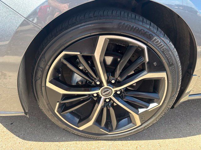 Used 2024 Nissan Altima 2.5 SR w/ SR Premium Package FWD image 17
