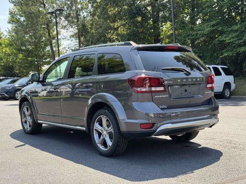 Used 2017 Dodge Journey Crossroad w/ Popular Equipment Group FWD image 26