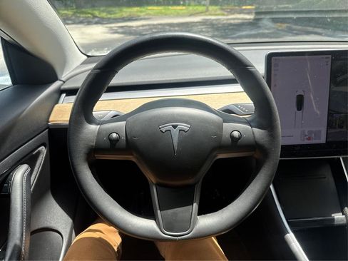 Used 2020 Tesla Model 3 Standard Range Plus image 16