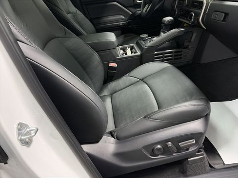 Used 2024 Toyota Tacoma TRD Off-Road w/ TRD Off Road Premium Package image 34