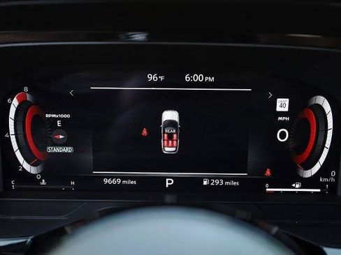 Certified 2025 Nissan Pathfinder Platinum FWD image 12