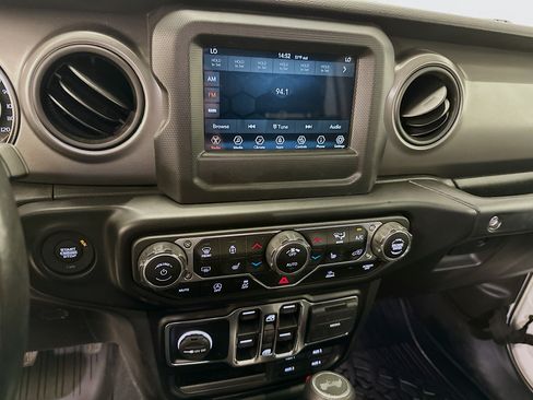 Used 2022 Jeep Wrangler Unlimited Sport AWD/4WD image 26