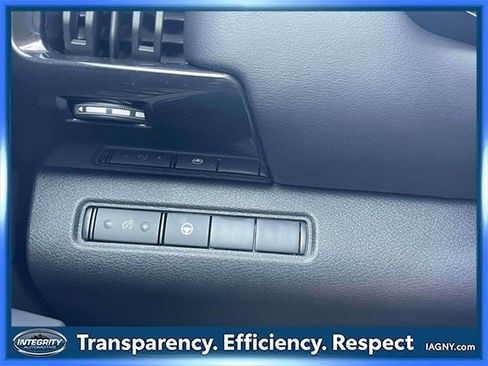 Certified 2024 Nissan Pathfinder SV image 21