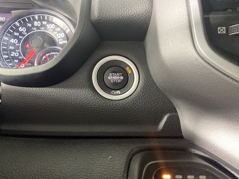 Used 2022 RAM 1500 Big Horn AWD/4WD image 24