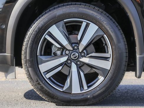 Used 2021 Nissan Rogue Platinum image 17