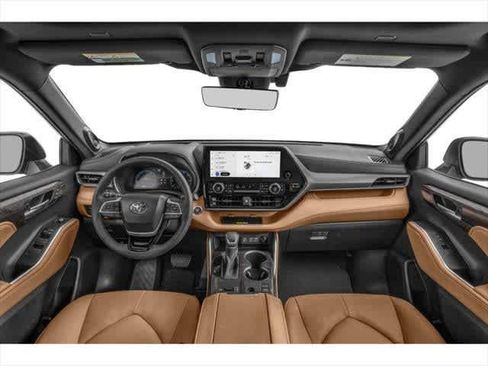Used 2023 Toyota Highlander Platinum FWD image 5