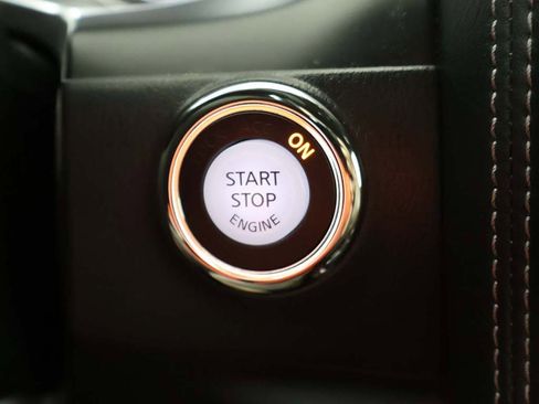 Used 2024 Nissan Armada Platinum image 43