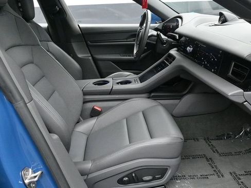 Used 2022 Porsche Taycan 4S image 9