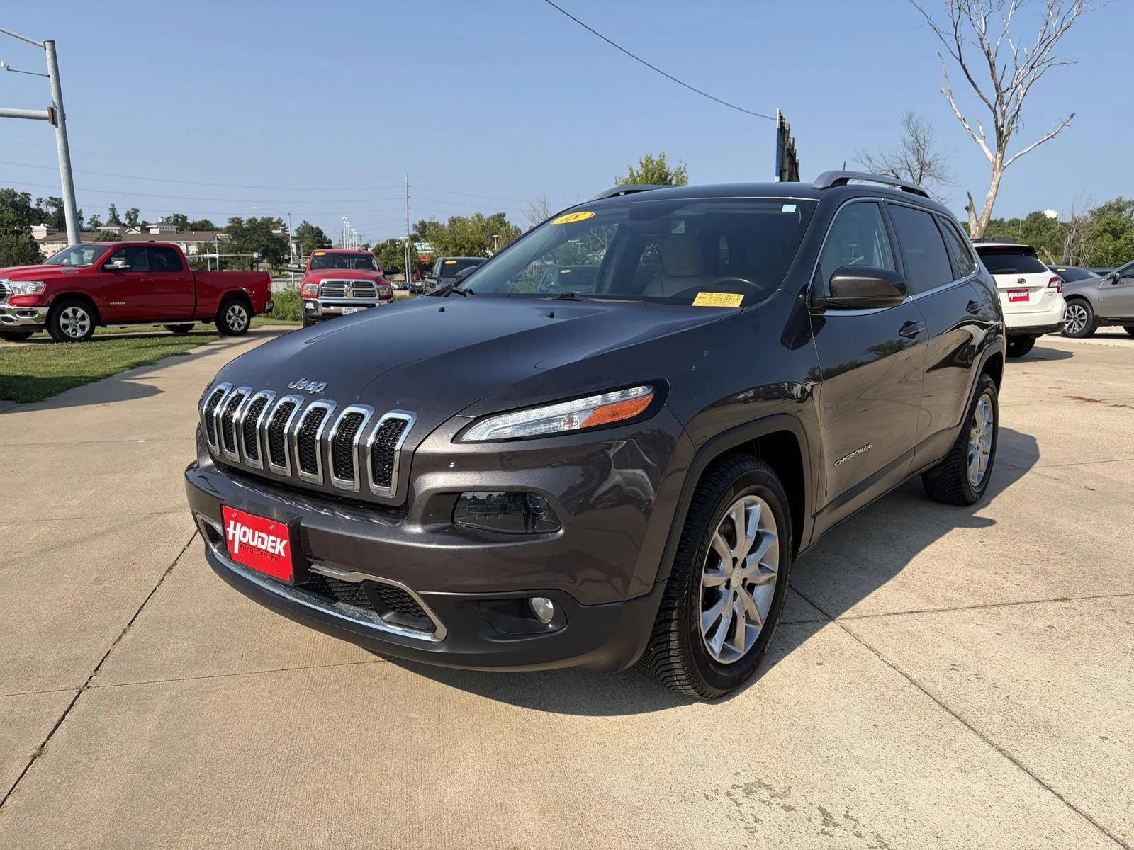 Used 2018 Jeep Cherokee Limited FWD image 3