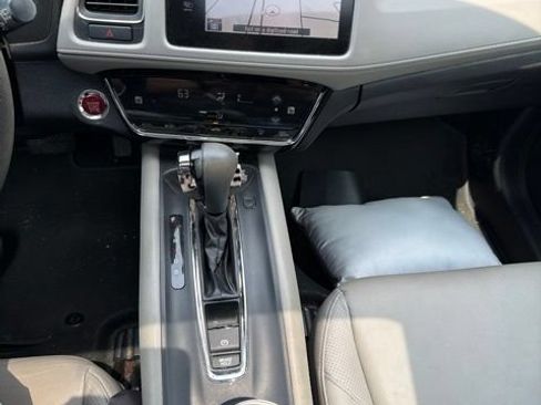 Used 2017 Honda HR-V EX-L image 11