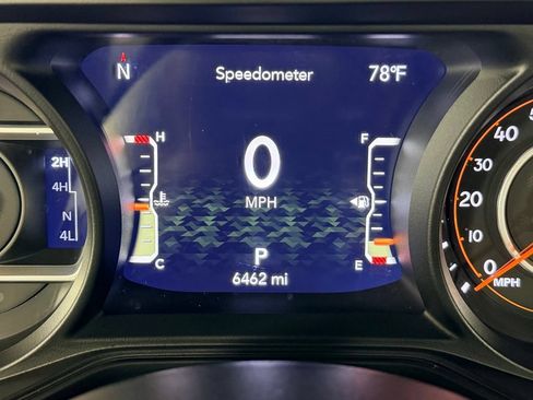 Used 2025 Jeep Gladiator Sport AWD/4WD image 16
