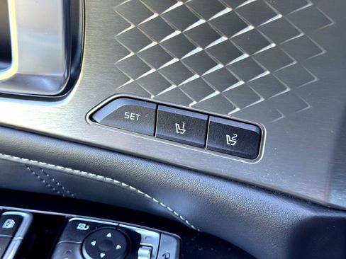 Used 2022 Kia Sorento SX image 15