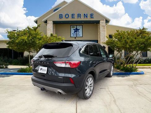 Used 2022 Ford Escape Titanium w/ Titanium Elite Package AWD/4WD image 5
