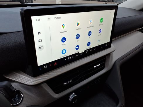 Used 2025 Ford Explorer Active image 15